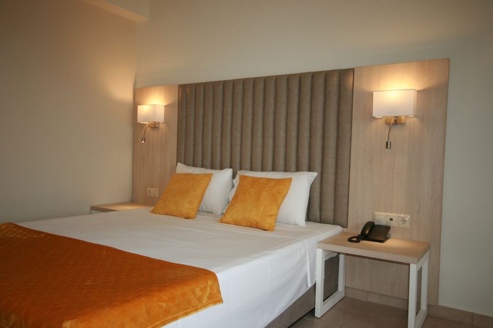 Standard Double, Aristoteles Holiday Resort & SPA 4*