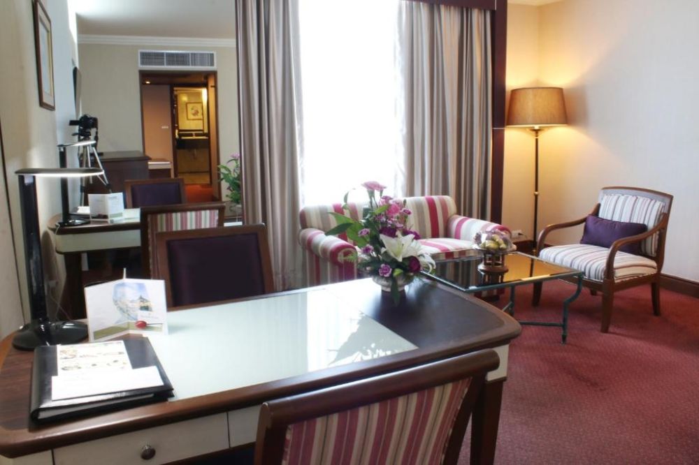 Grand Superior Room, Golden Tulip Sovereign 4*