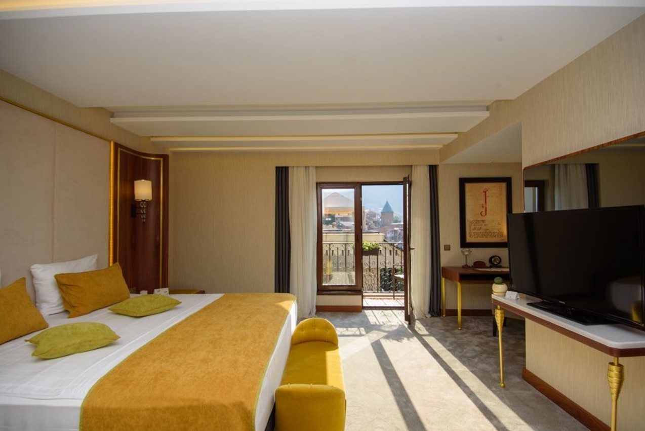 EXECUTIVE SUITE, Tiflis Palace 4*