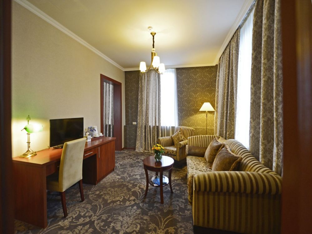 Suite, Astoria Tbilisi 4*