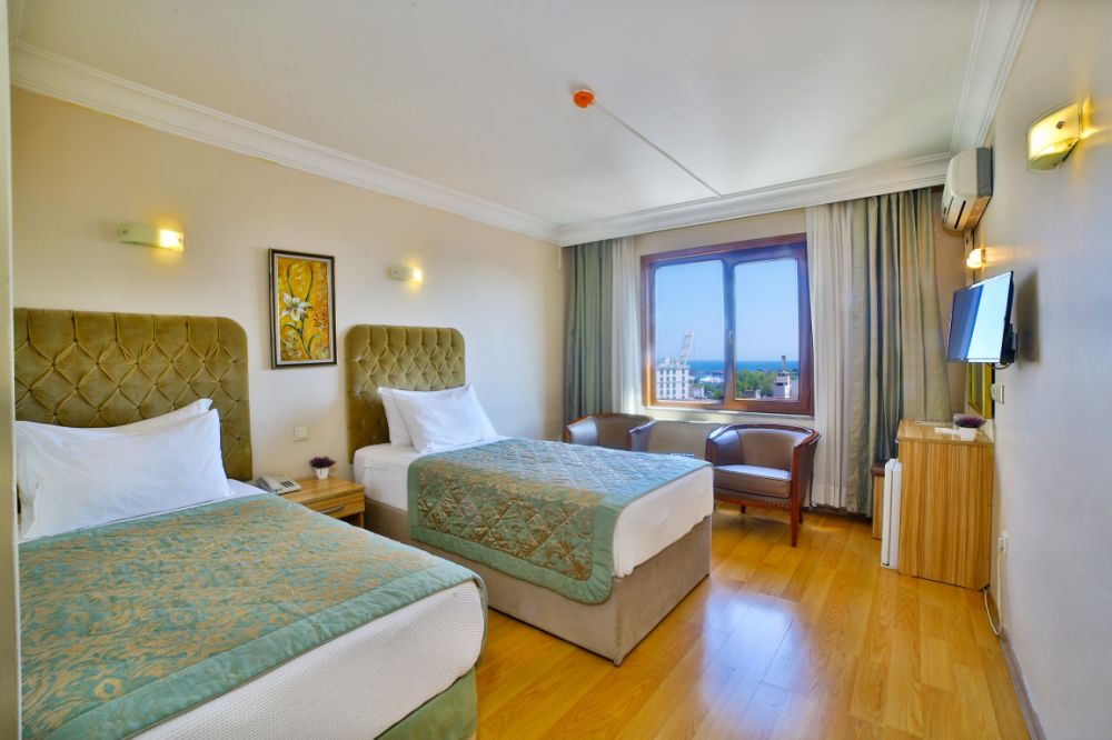 Standard Room, Grand Ant Hotel 3*