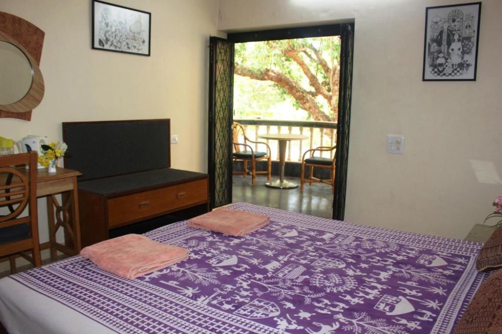 Deluxe AC, Mama Mids Home Goa 2*