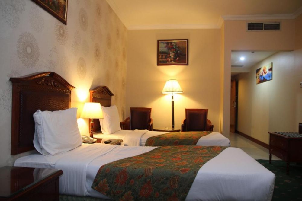 Deluxe Room, Mount Royal Hotel 2*