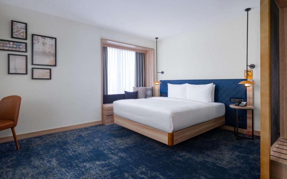 King Deluxe Room, Hilton Garden Inn 4*