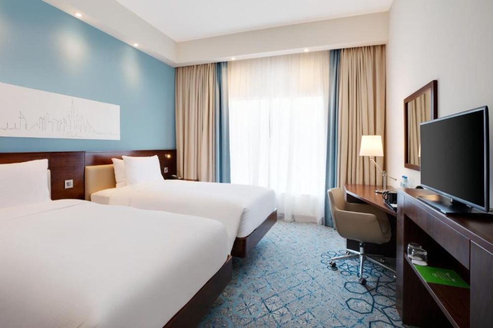 Guest Room Twin, Hampton by Hilton Dubai Al Barsha 3*