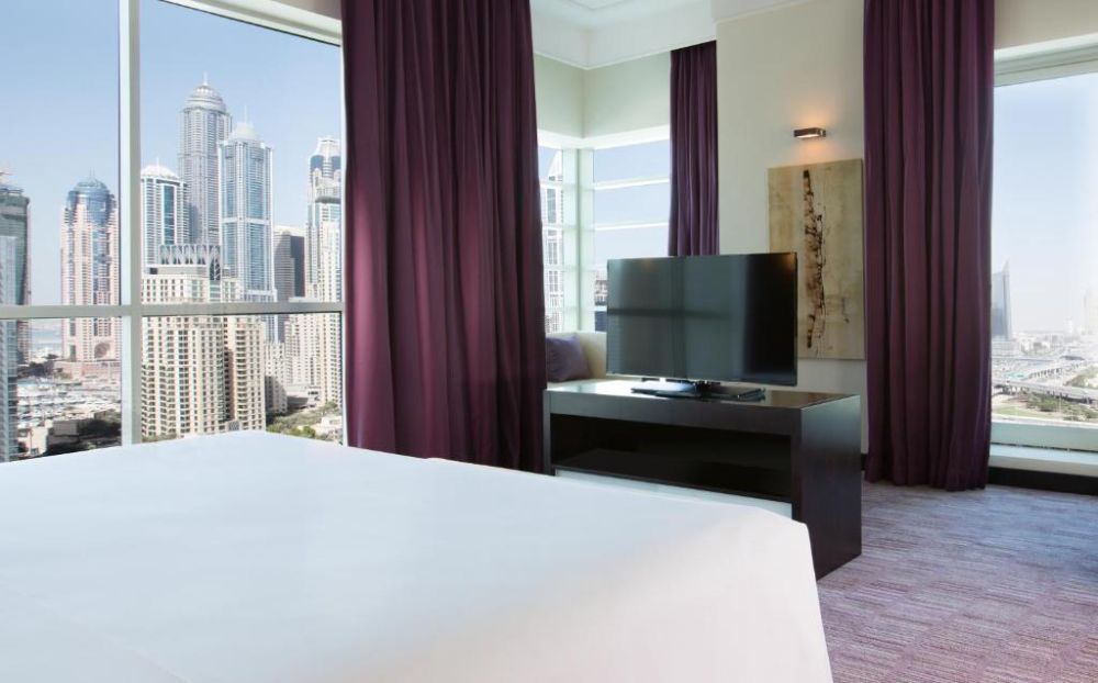 Deluxe Room, Pullman Dubai Jumeirah Lakes Towers 5*