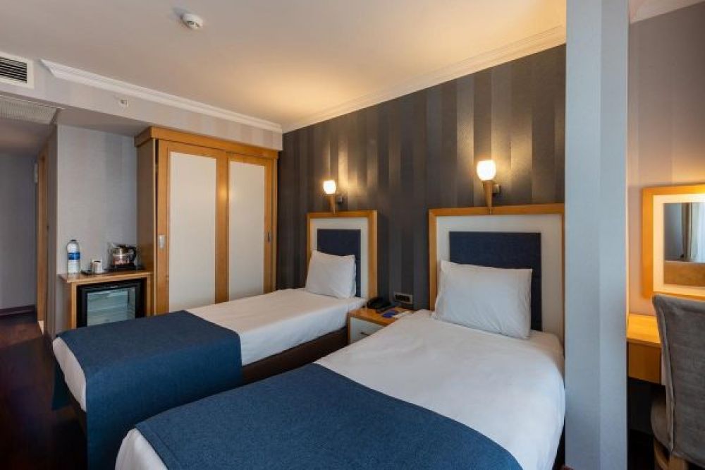 Standard, Nova Plaza Taksim Square 4*