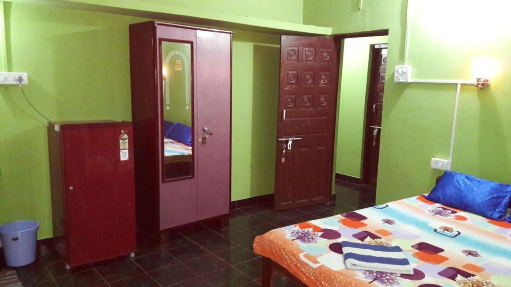 Partial SV Non AC, Savitri Guest House 