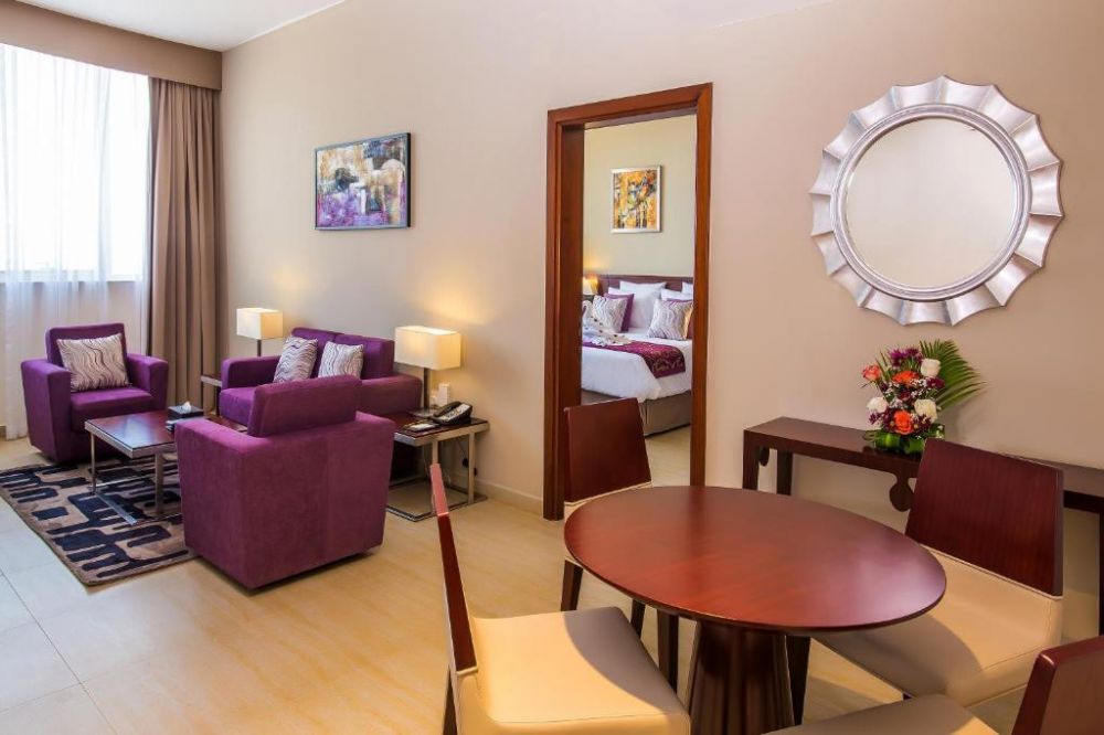 Junior Suite Mountain View/Sea View, V Hotel Fujairah 4*