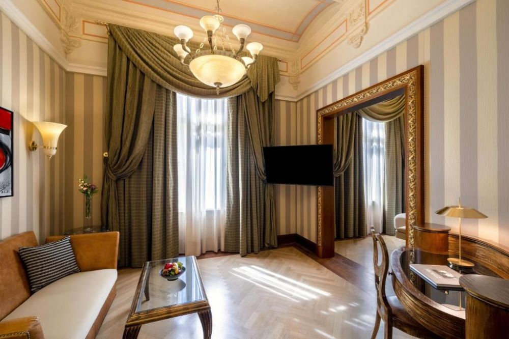 Suite, NH Collection Prague CARLO IV(ex. Boscolo Prague) 5*