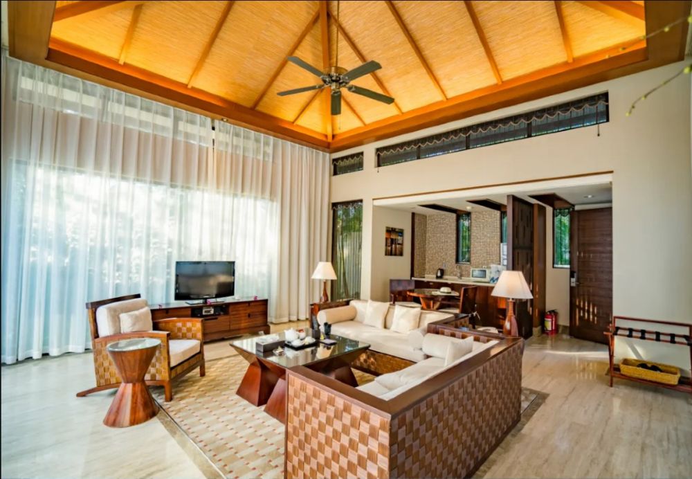 1-Bedroom Honeymoon Pool Villa, Grand Metropark Resort Sanya 5*