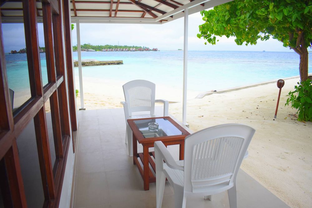 Romantic Beach Villa, Lagoon View Maldives 