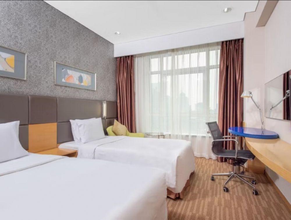 Standard, Holiday Inn Express Beijing Dongzhimen 4*