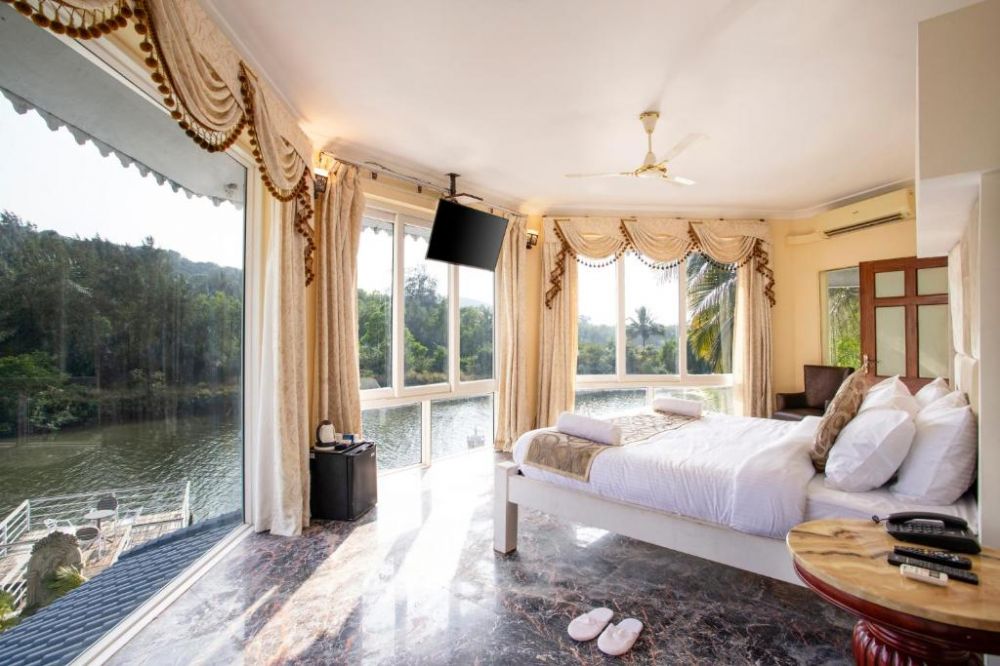 4 Bedroom Maharaja Villa, Stone Wood River Front (ex. The River Palace) 3*