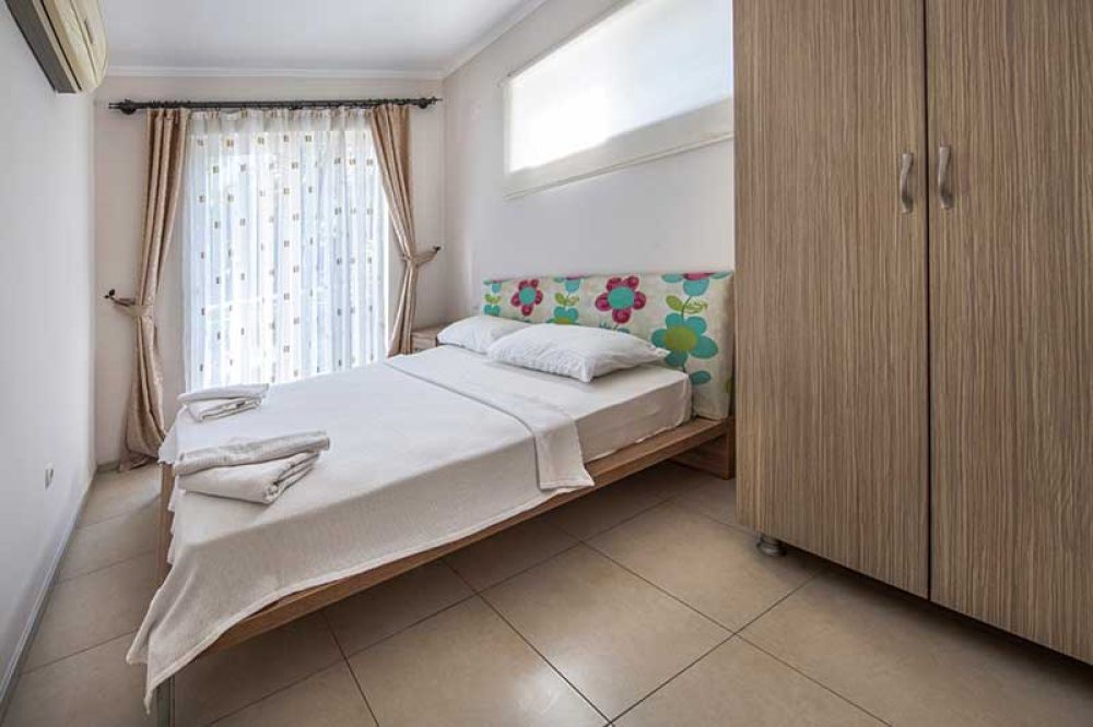 Apart Room Bedroom, Golden Life Blue Green 4*