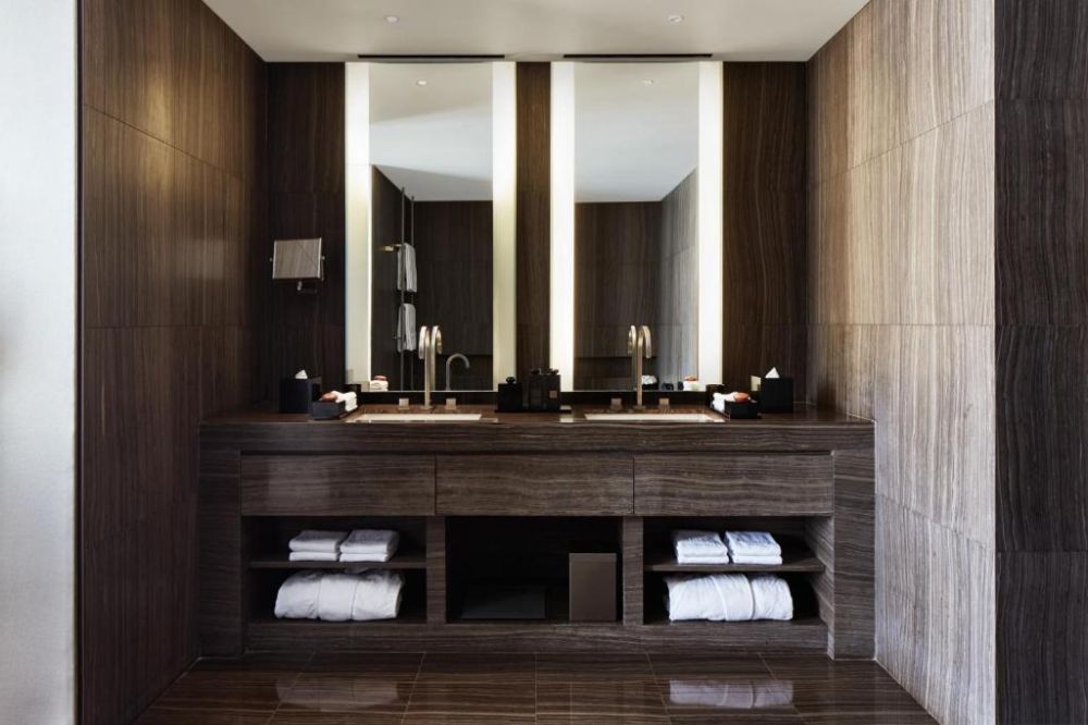 Armani Fountain Suite, Armani Hotel 5*