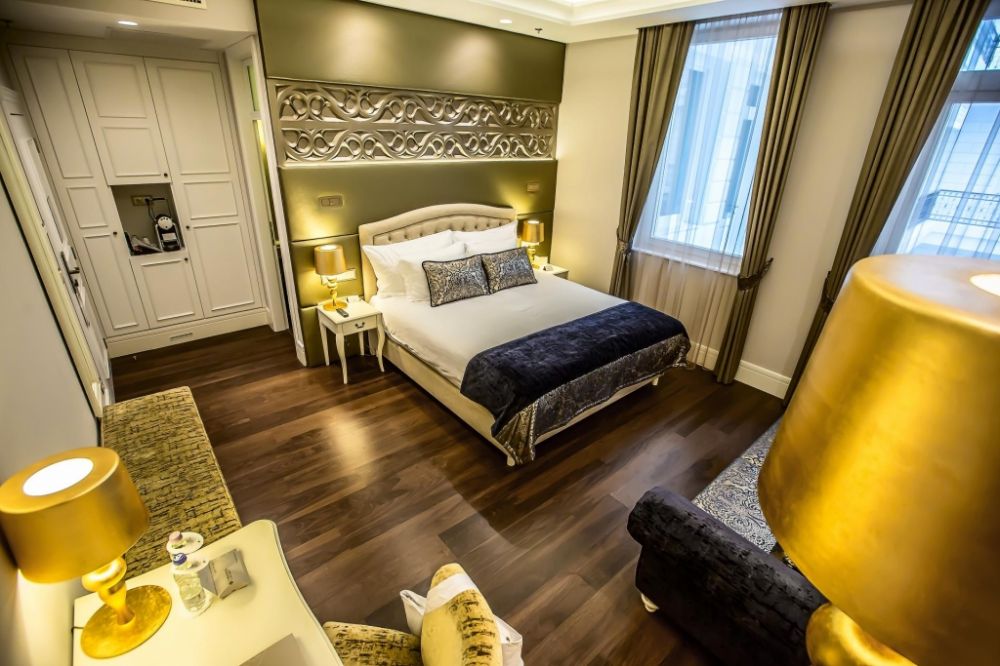 De Luxe, Prestige Hotel Budapest 4*