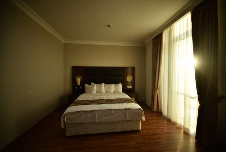 Semi Luxe, Era Palace Batumi 4*