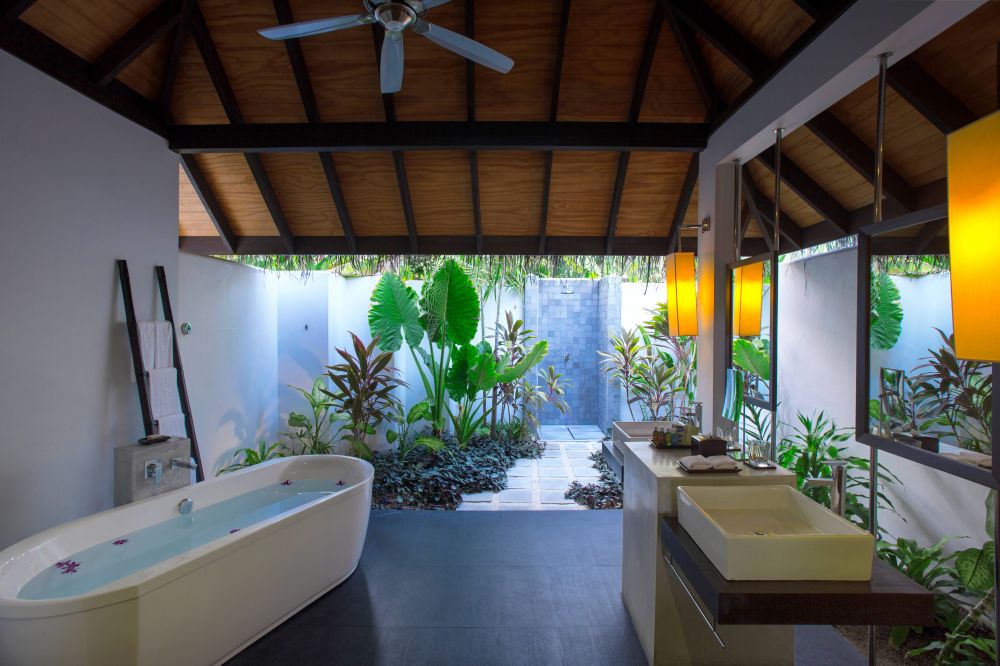 Beach Villa, Velassaru Maldives 5*