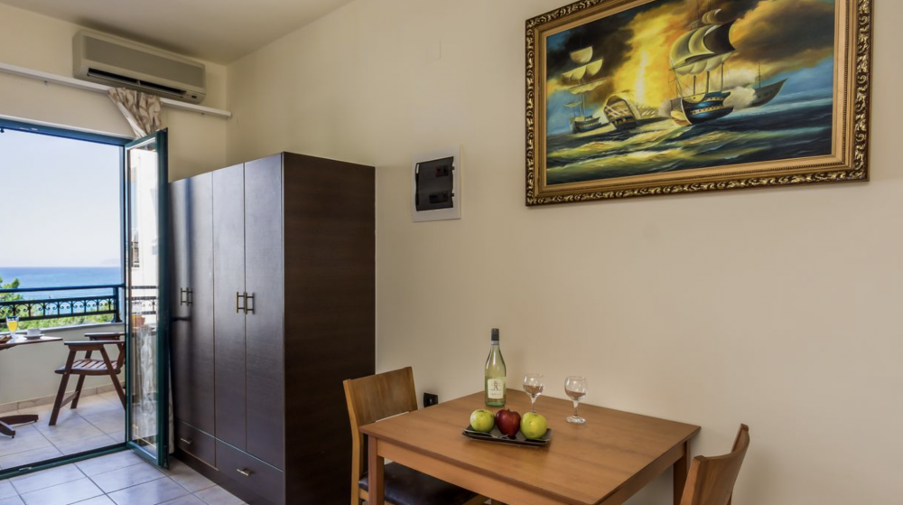 MAISONETTE, Dias Hotel & Apartments 4*