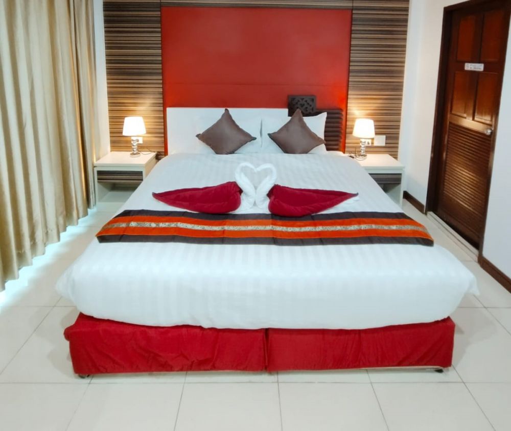 Standard Double Room with Balcony Window View, Patong Max Value Hotel 3*