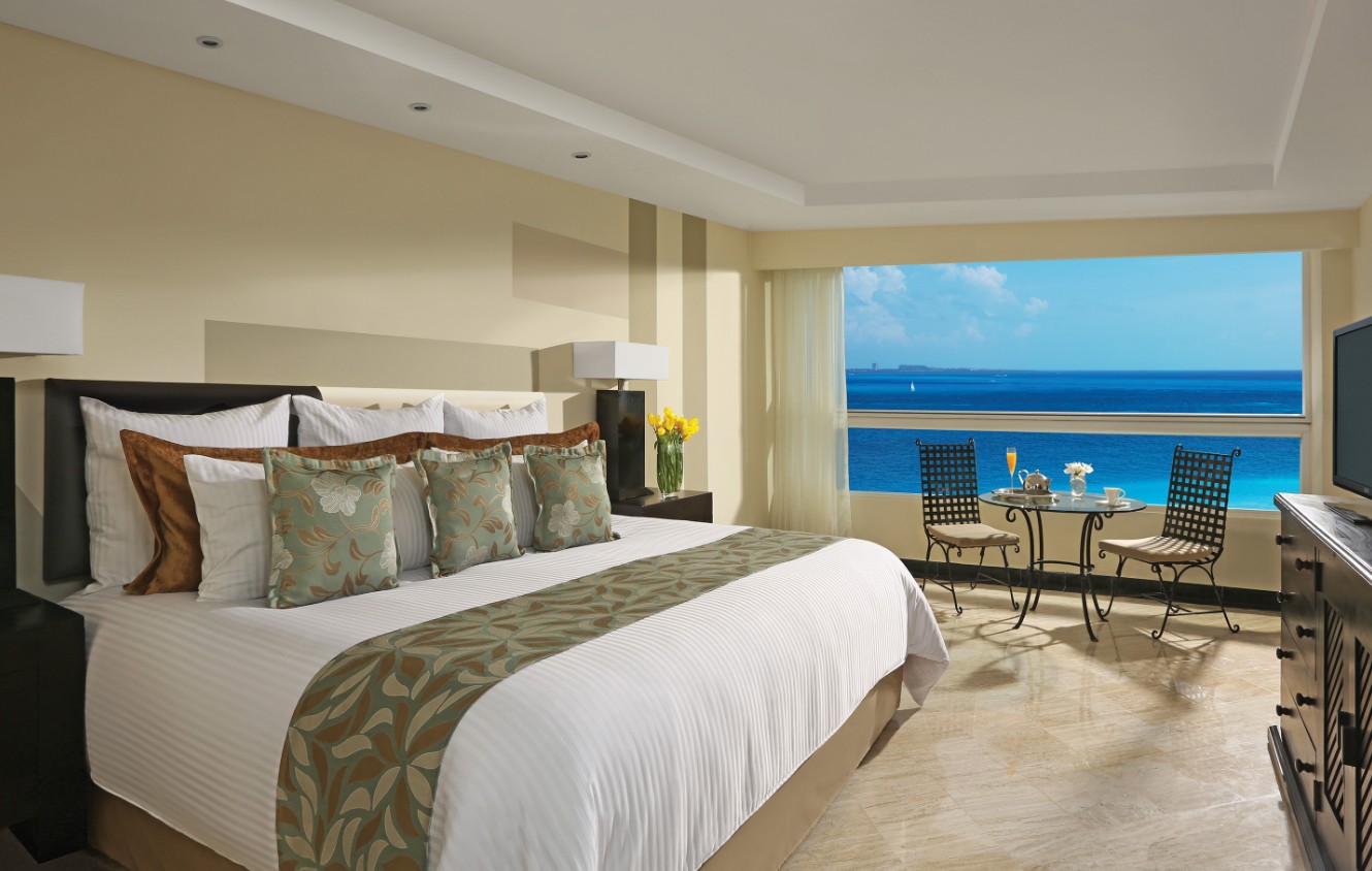 Deluxe Oceanfront Room/ With Balcony, Dreams Sands Cancun Resort & Spa 5*