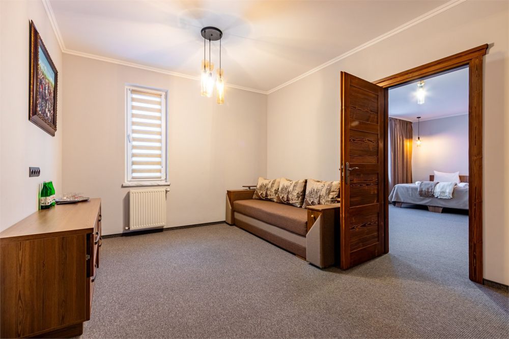 Люкс 2-комнатный, Князів Двір 3*