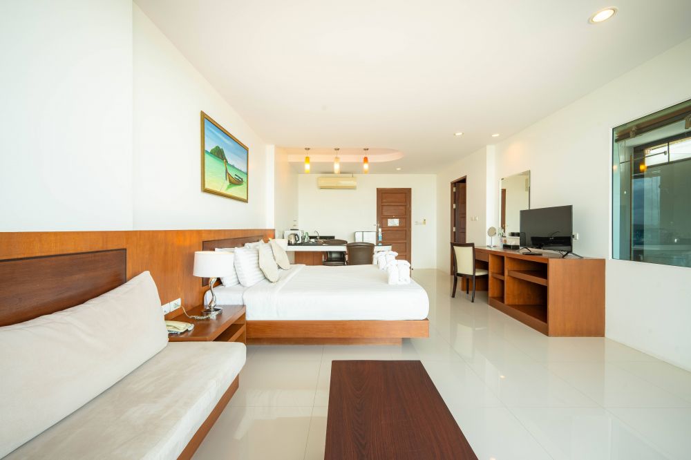 Jacuzzi Suite Sea View, The View Rawada Phuket 4*