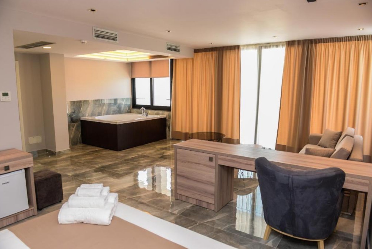 DELUXE SUITE, Brilant & Spa Durres 5*