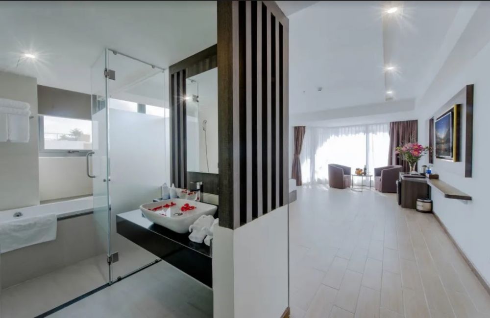 Executive CV/SV with Balcony, Atlantic Nha Trang Hotel 4*