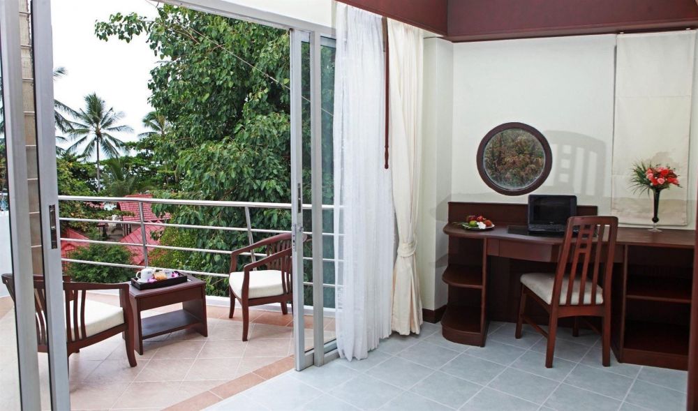 Grand Deluxe, Samui First House Hotel 3*