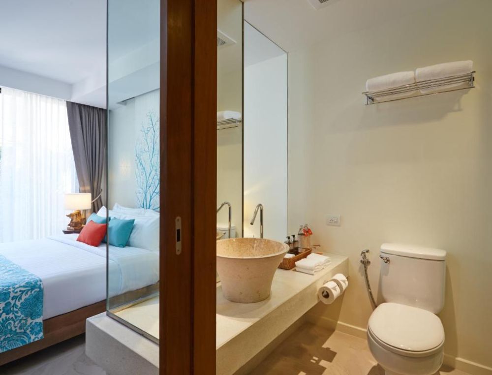 Deluxe with Balcony, Bandara Phuket Beach Resort 4*