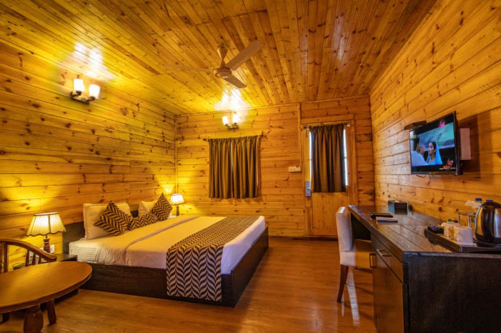 Wooden Cottage, La A Calypso Resort 5*