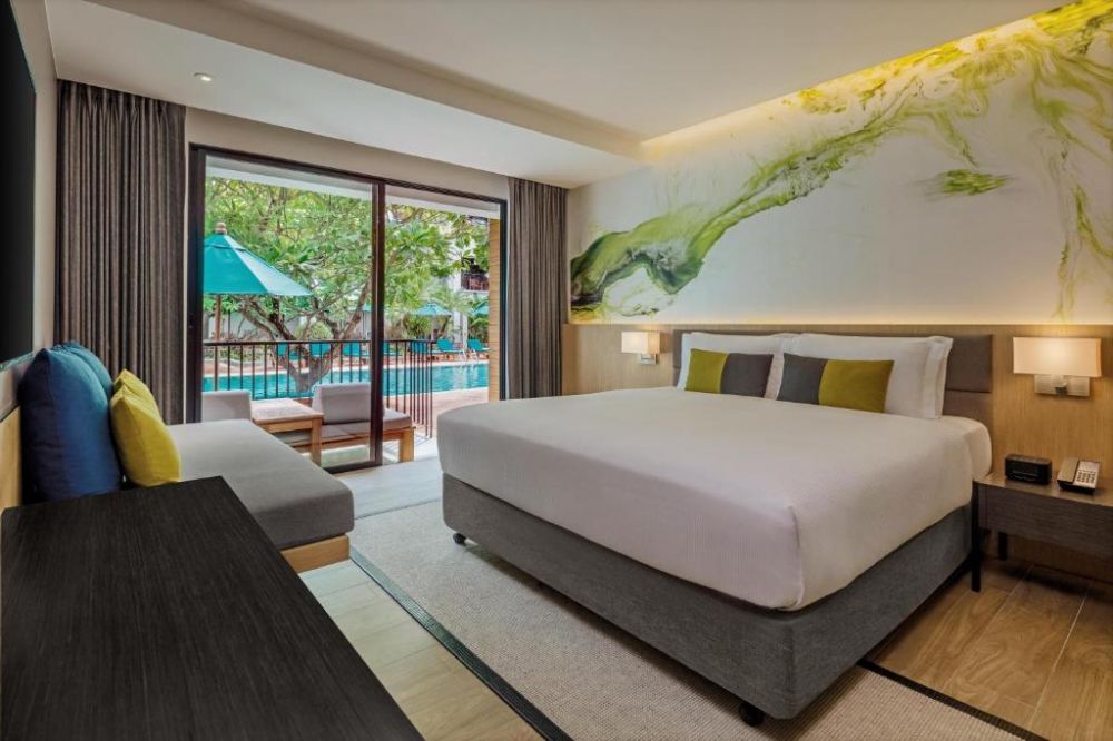 Premium Poolside Room, DoubleTree by Hilton Phuket Banthai Resort 4*