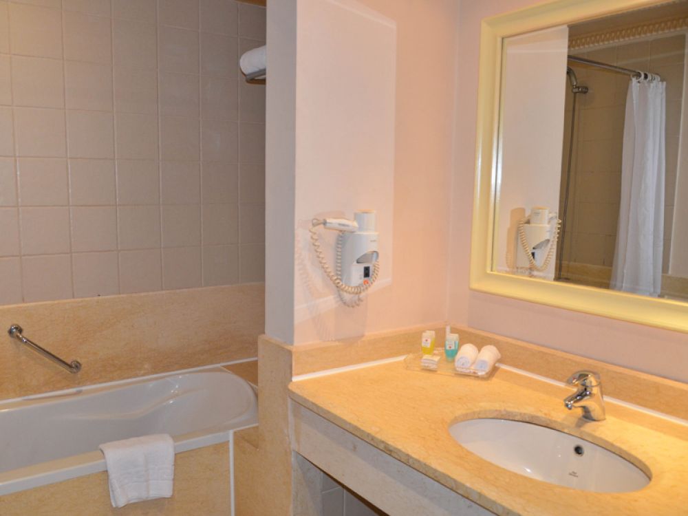 Standard Room GV/BV/SV, Continental Plaza Beach 4*