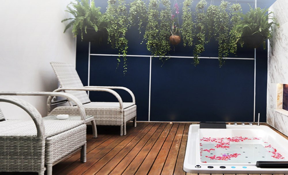 Deluxe Jacuzzi, Hotel Clover Patong Phuket 4*