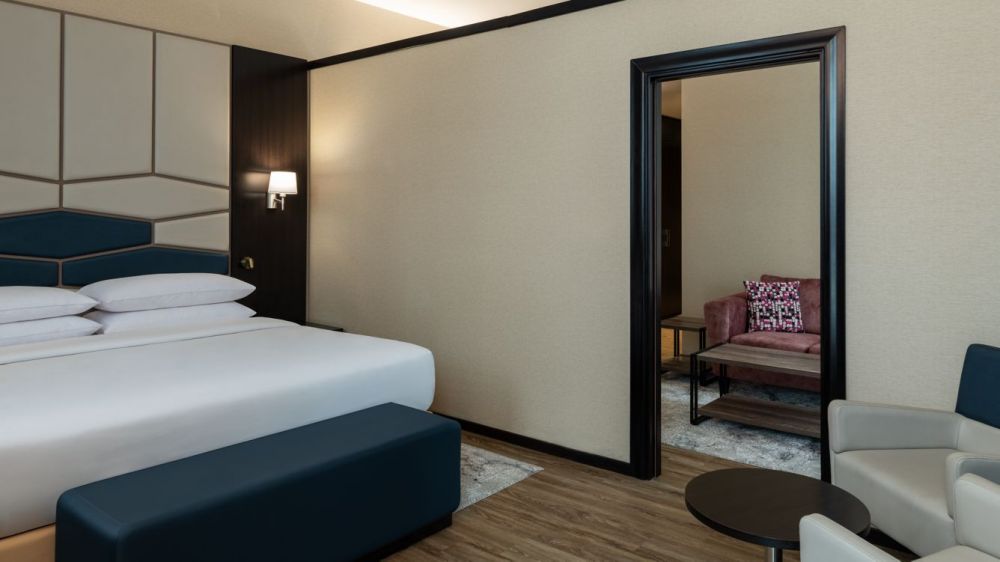 Junior Suite, Four Points By Sheraton Production City Dubai (ex.Occidental Dubai Production City) 4*