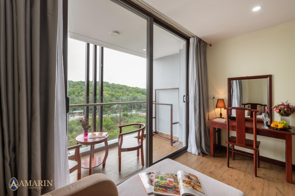 Deluxe Hill View/Ocean View with Balcony, Amarin Resort & Spa Phu Quoc 4*