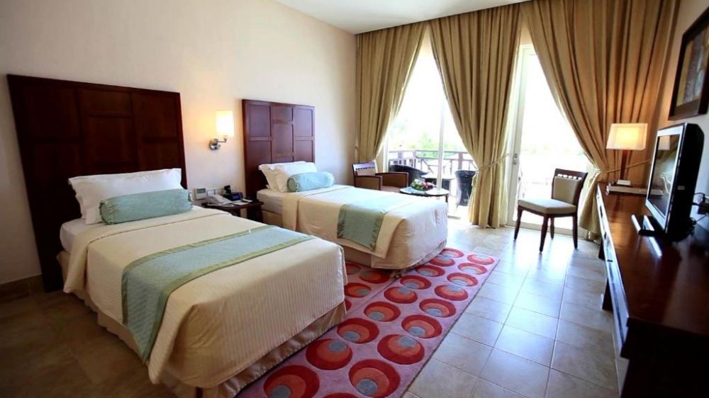 Deluxe Room, Hulhule Island Hotel 4*