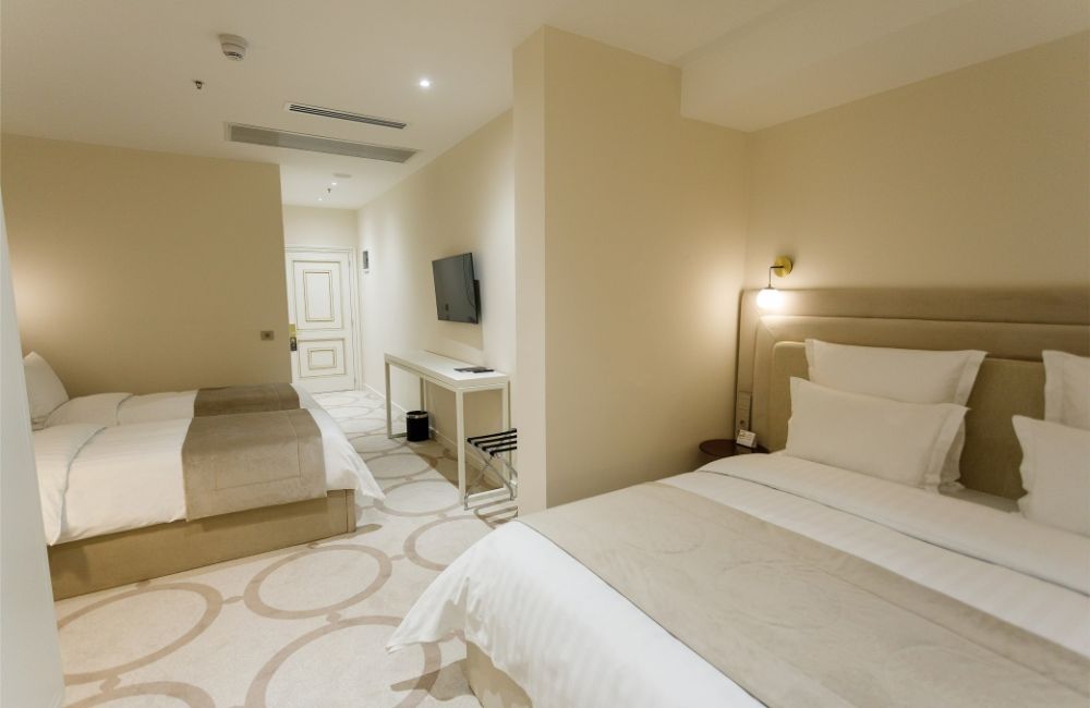 Economy Quadruple, Ambassadori Tbilisi 5*