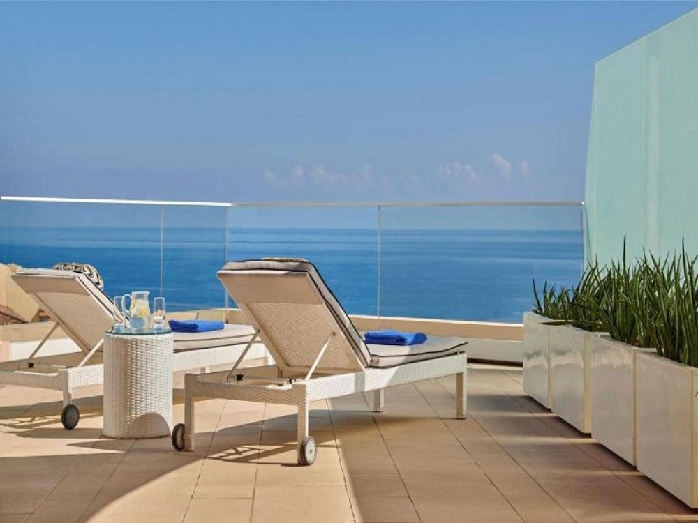 Signature Terrace Room, Fairmont Fujairah Beach Resort 5*