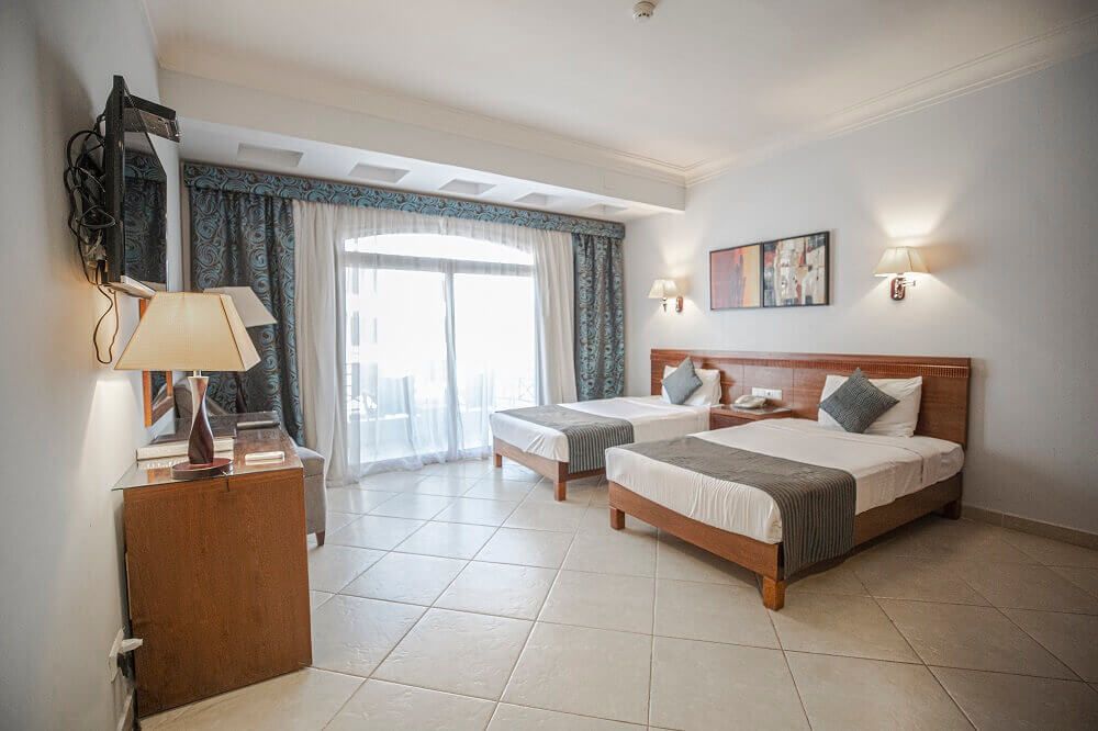 Family Room CV, Elysees Hotel 4*