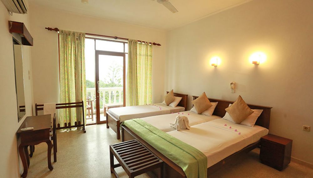 Deluxe TRPL with/without A/C, Sumadai Hotel 3*