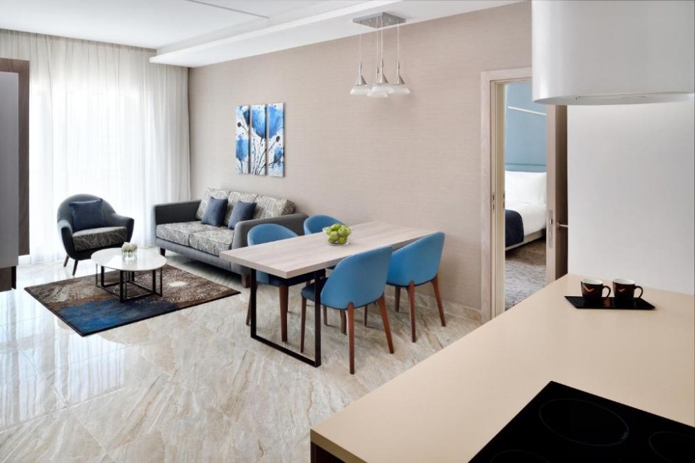 Three Bedroom Apart, Movenpick Hotel Apartments Downtown 5*