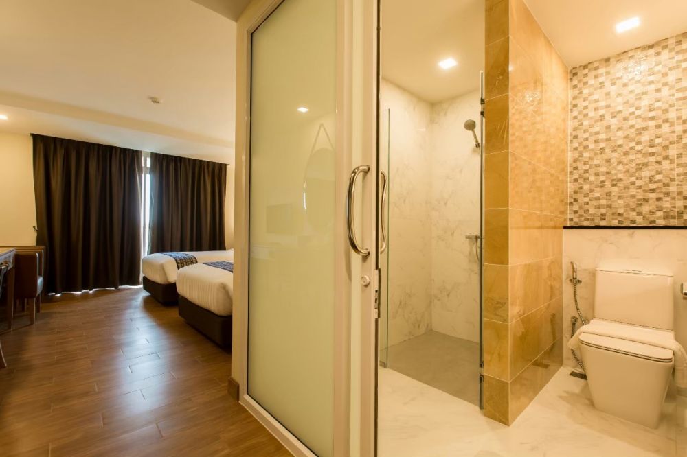 Deluxe Luxury, Crystal Palace Pattaya 3*