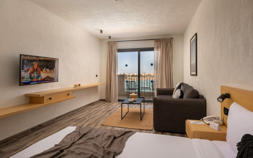 Creek Premium Studio, Creek Hotel 4*