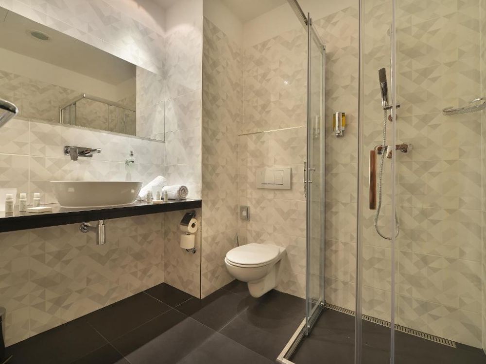 Superior, Ramada Airport Prague 4*