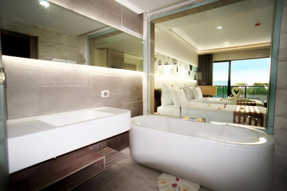 Superior Room Chic Tower, D-Beach Pattaya Discovery Beach Hotel 4*