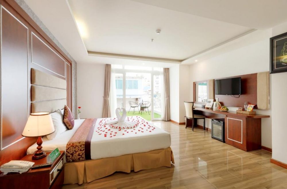 Executive Balcony CV/SV, Paris Nha Trang 3*