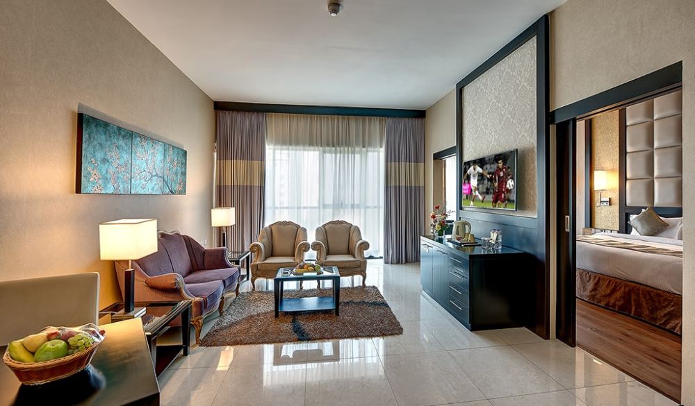 Deluxe Suite, Grandeur Hotel 4*